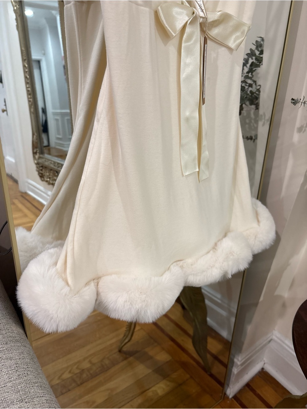 SKIMS CLOUD Silk-Trim Ivory Sleep Chemise with Fur Hem in ecru Medium - Picture 5 of 6
